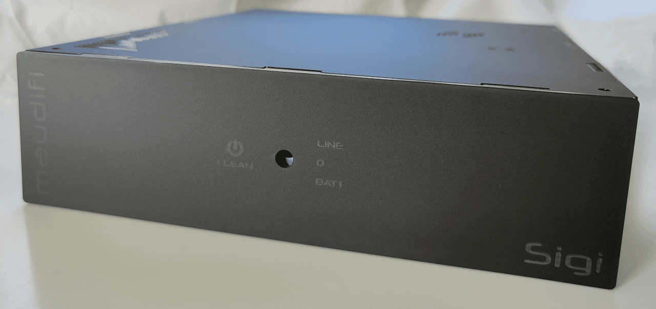 maudifi Sigi - Front view